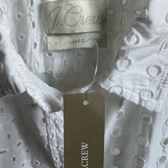 SOLD! 🤍J. CREW Eyelet Blouse w/tank! - Picture 3 of 9